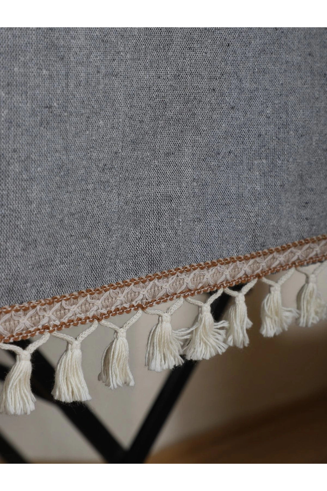 Keten Gri Antrasit Şeritli Ponpon Runner 150 X 45